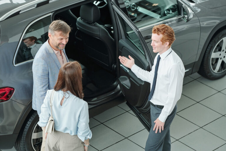 Why Chauffeur-Driven Car Rental Services Are the Smart Choice in Pakistan